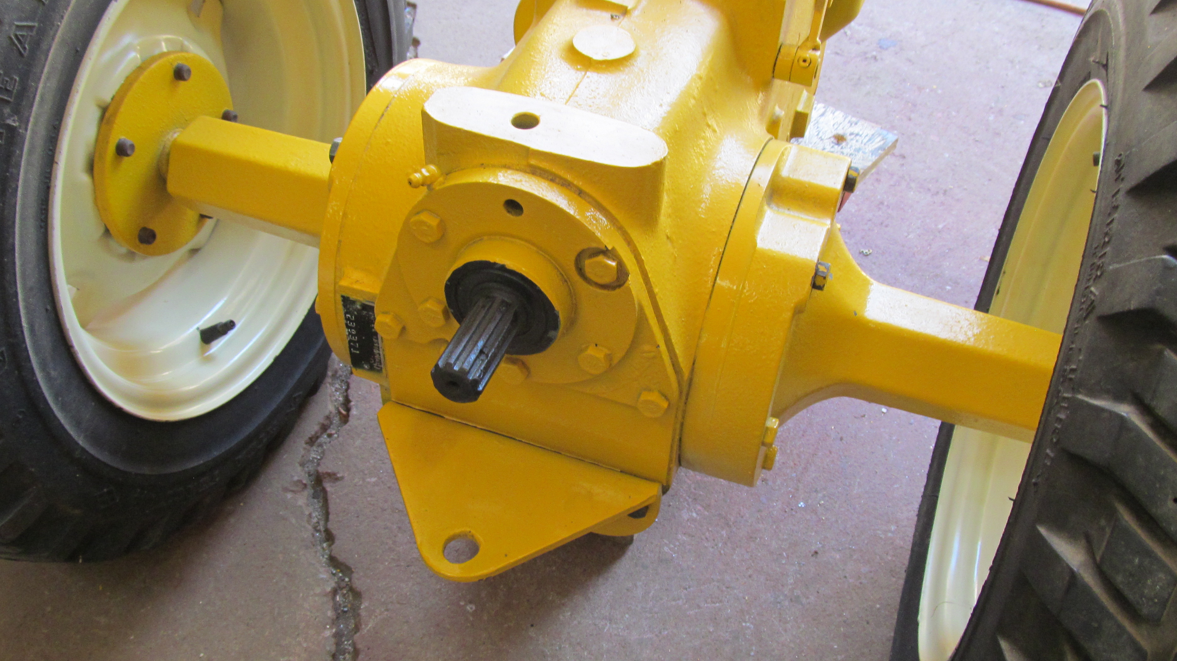 Live PTO Cub Cadet Transmission Vintage Garden Tractors Ontario Canada 