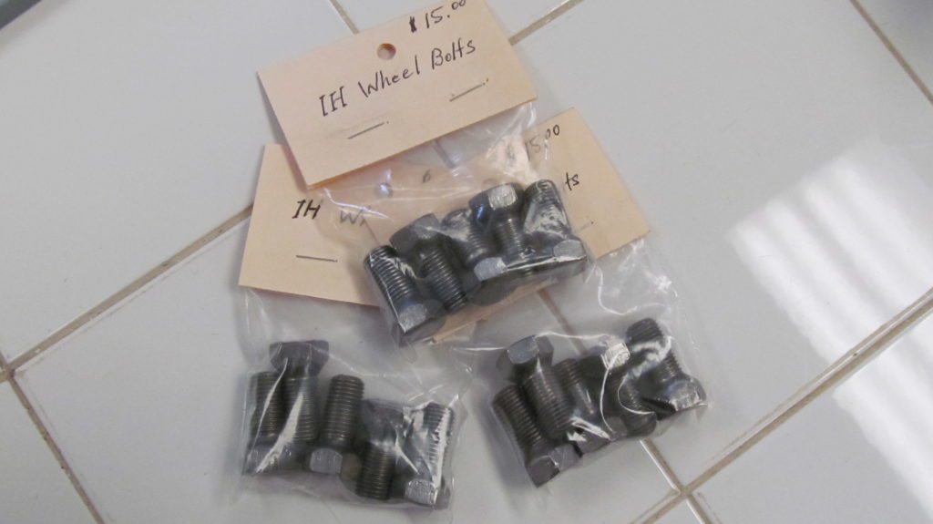 Cub Cadet IH Wheel Lug / Nuts Vintage Garden Tractors (Ontario, Canada)